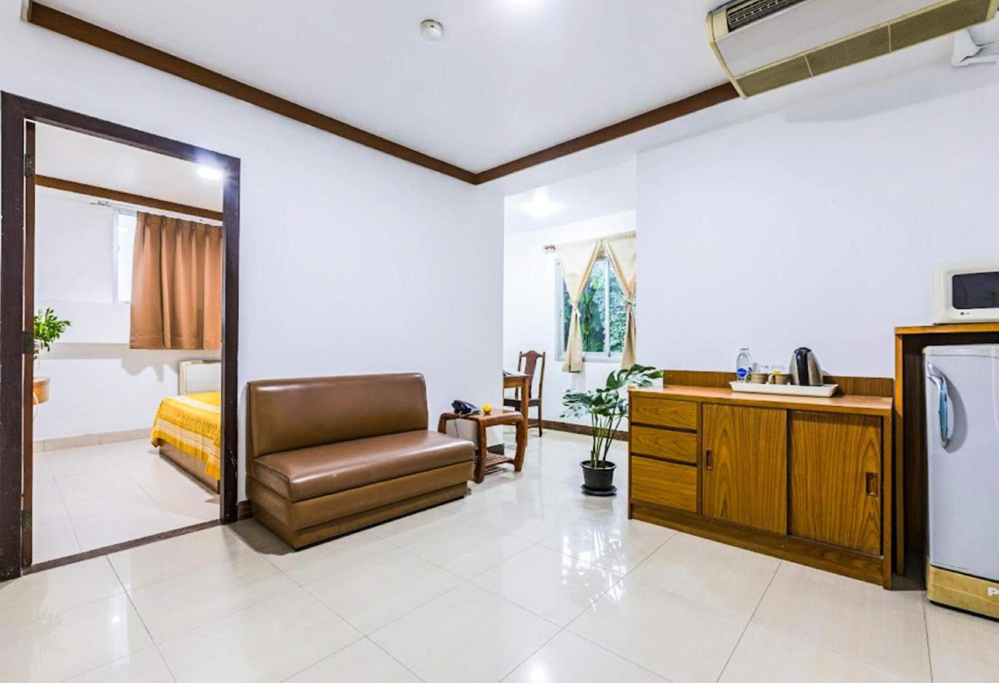 Collection O Howard Square Boutique Hotel Bangkok Exterior foto