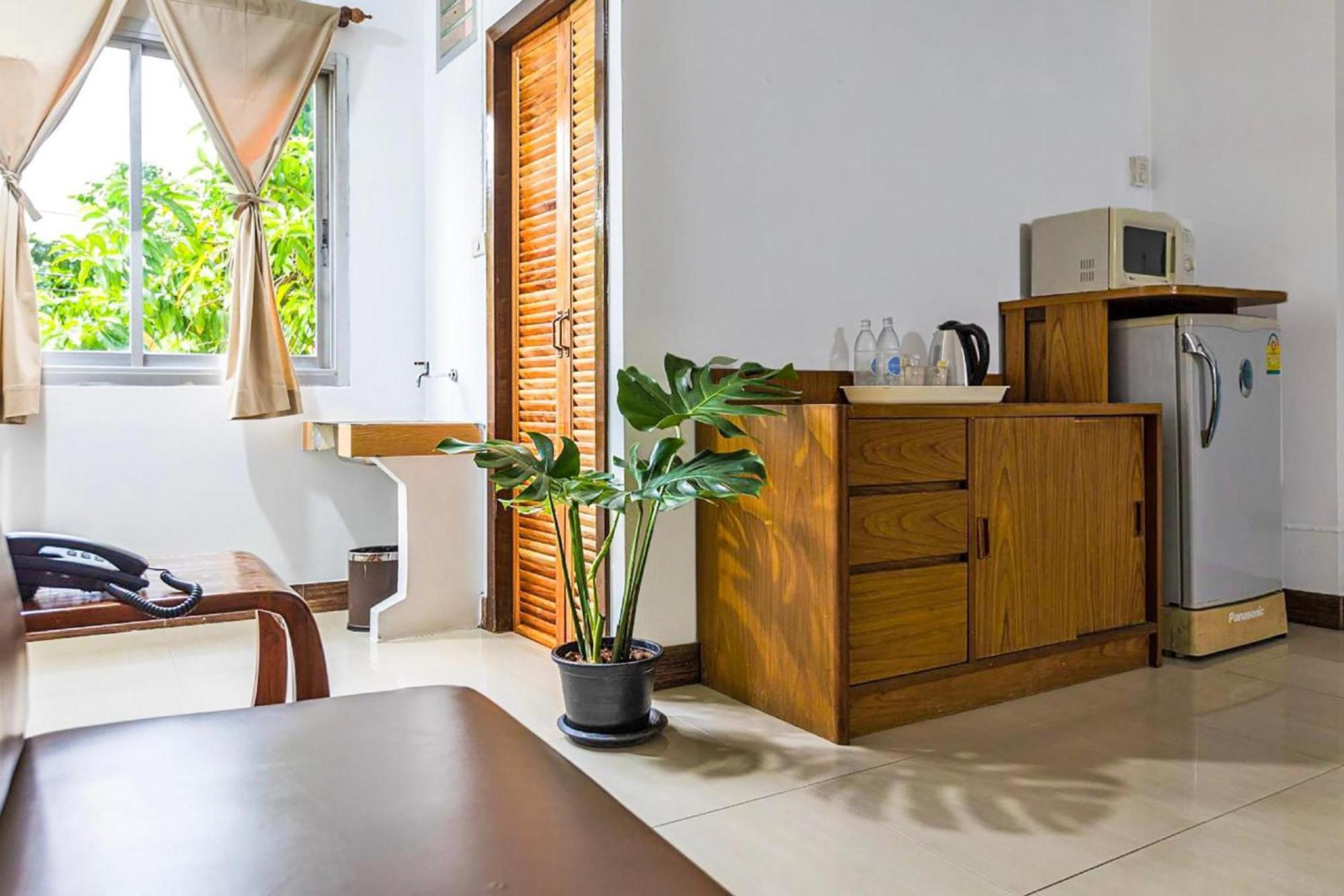 Collection O Howard Square Boutique Hotel Bangkok Exterior foto